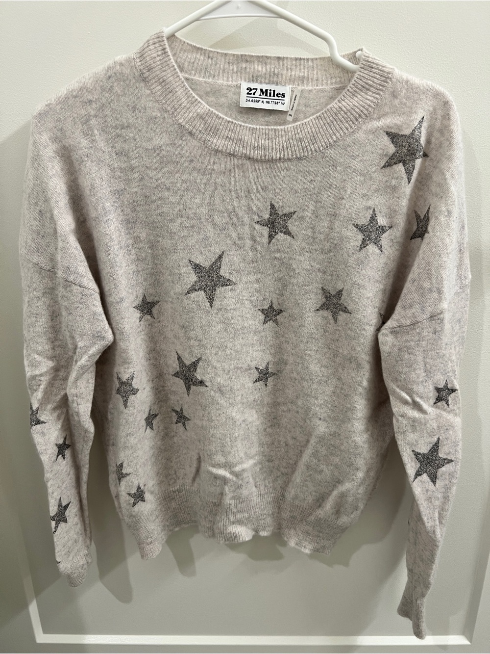 NWOT. 27 Miles Cashmere Crewneck Sweater - Light Grey with Gray Stars